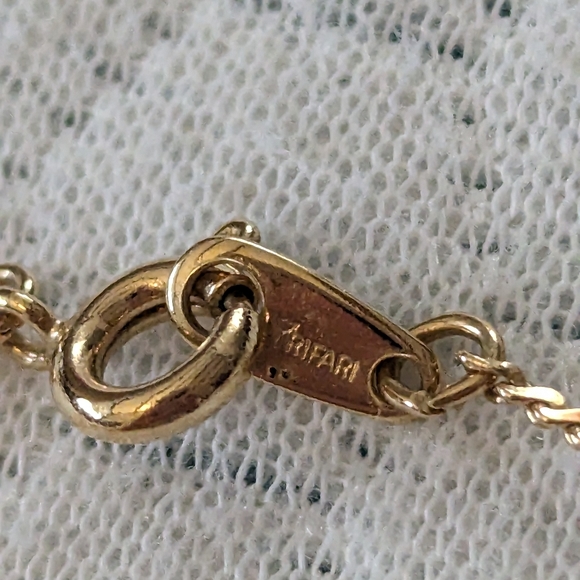 Vintage TRIFARI Gold-plated leaf necklace - Picture 3 of 3